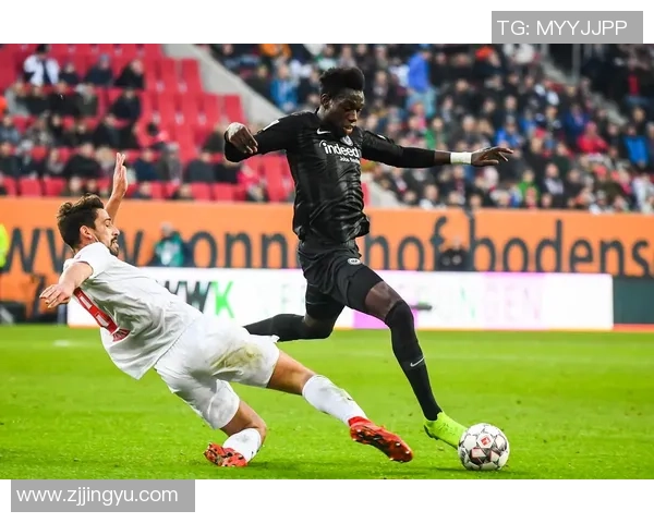 比勒菲与法兰克福的激烈对决揭示德甲新赛季的竞争格局与球队实力分析